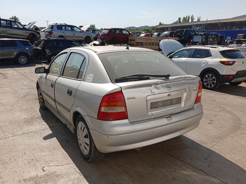 opel astra g sedán (t98) del año 2000