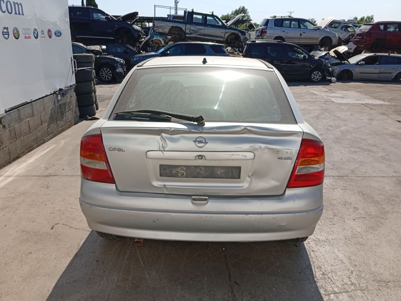 opel astra g sedán (t98) del año 2000