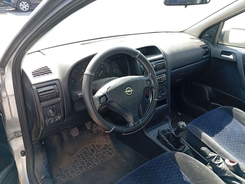opel astra g sedán (t98) del año 2000