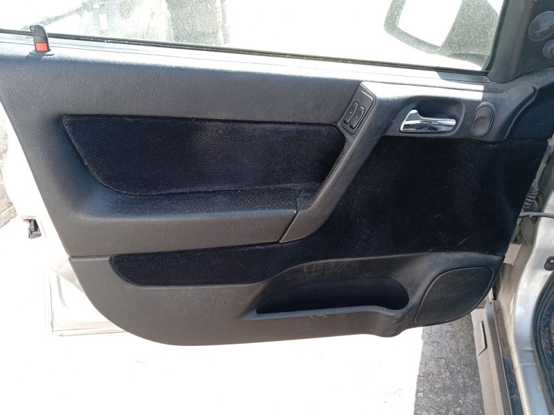 opel astra g sedán (t98) del año 2000