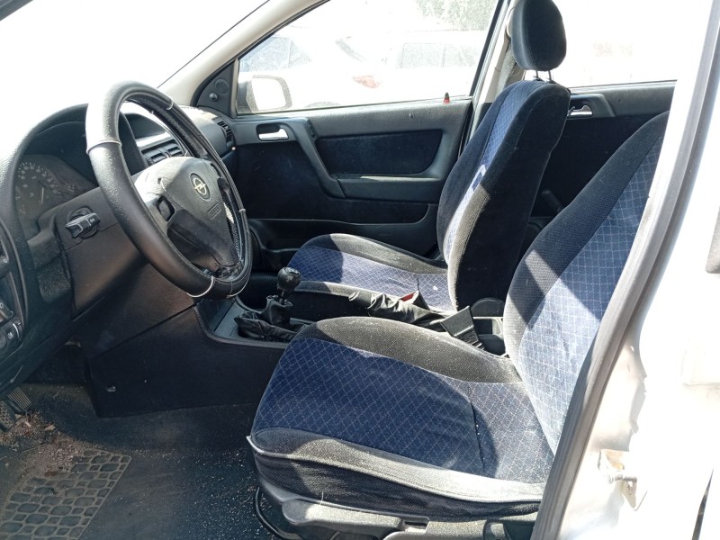 opel astra g sedán (t98) del año 2000