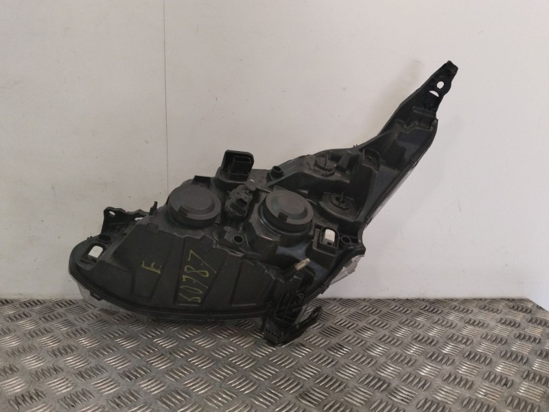 Recambio de faro derecho para peugeot 208 i (ca_, cc_) 1.2 vti 82 referencia OEM IAM 1685351480 PWY24W 