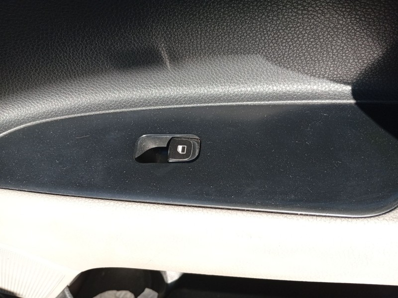 Recambio de mando elevalunas delantero derecho para kia stonic (yb) 1.0 t-gdi referencia OEM IAM 93576H8000  