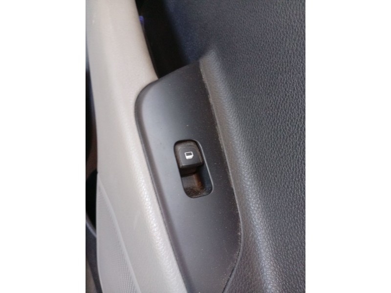 Recambio de mando elevalunas trasero izquierdo para kia stonic (yb) 1.0 t-gdi referencia OEM IAM 93576H8000  