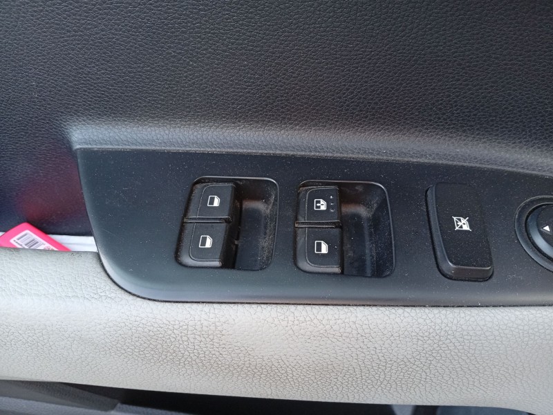 Recambio de mando elevalunas delantero izquierdo para kia stonic (yb) 1.0 t-gdi referencia OEM IAM 93571H8100  