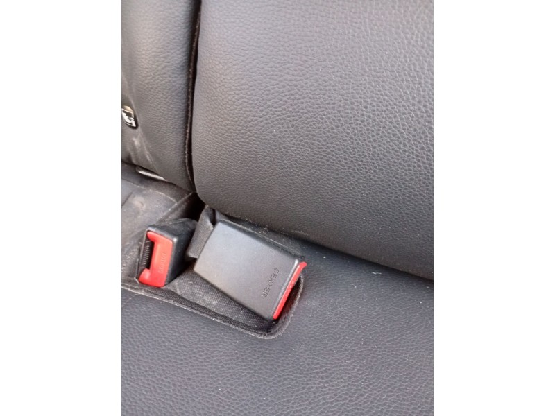 Recambio de enganche cinturon trasero central para kia stonic (yb) 1.0 t-gdi referencia OEM IAM 89720H8000  
