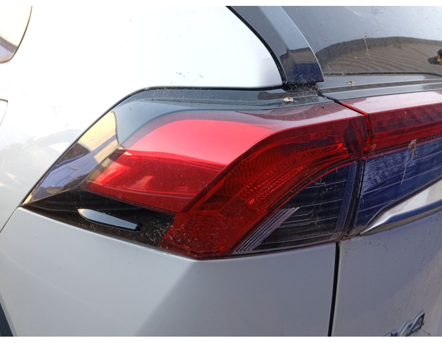 Recambio de piloto trasero izquierdo para toyota rav 4 v (_a5_, _h5_) 2.0 (mxaa52) referencia OEM IAM 8156142230  