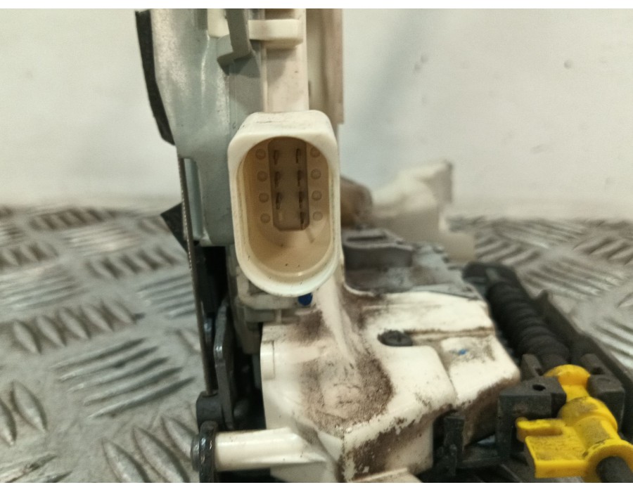 Recambio de cerradura puerta delantera izquierda para audi a1 (8x1, 8xk) 1.6 tdi referencia OEM IAM 5N1837015M 8J1837015C 