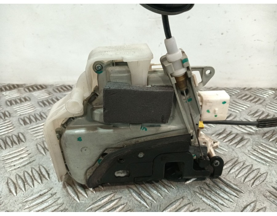 Recambio de cerradura puerta delantera izquierda para audi a1 (8x1, 8xk) 1.6 tdi referencia OEM IAM 5N1837015M 8J1837015C 