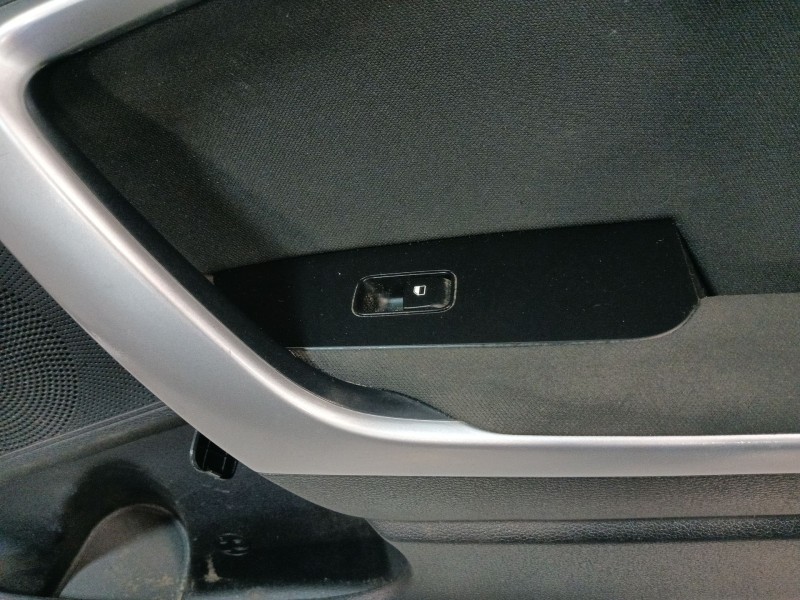Recambio de guarnecido puerta delantera derecha para kia ceed referencia OEM IAM 82380J7000WK  