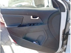 Recambio de guarnecido puerta delantera izquierda para kia sportage iii (sl) 1.7 crdi referencia OEM IAM 823073U023XI  