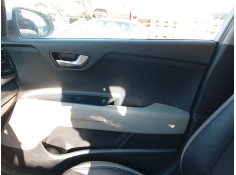 Recambio de guarnecido puerta delantera derecha para kia stonic (yb) 1.0 t-gdi referencia OEM IAM 82302H8100WK  