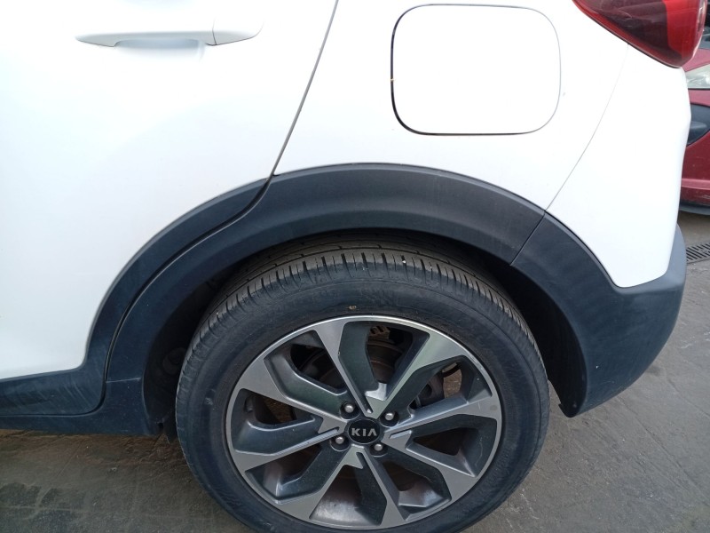 Recambio de aletin trasero izquierdo para kia stonic (yb) 1.0 t-gdi referencia OEM IAM 87743H8400  