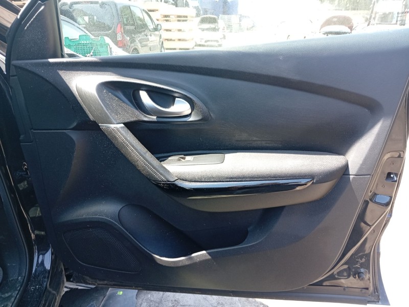 Recambio de guarnecido puerta delantera derecha para renault kadjar (ha_, hl_) 1.3 tce 140 referencia OEM IAM 156088671  