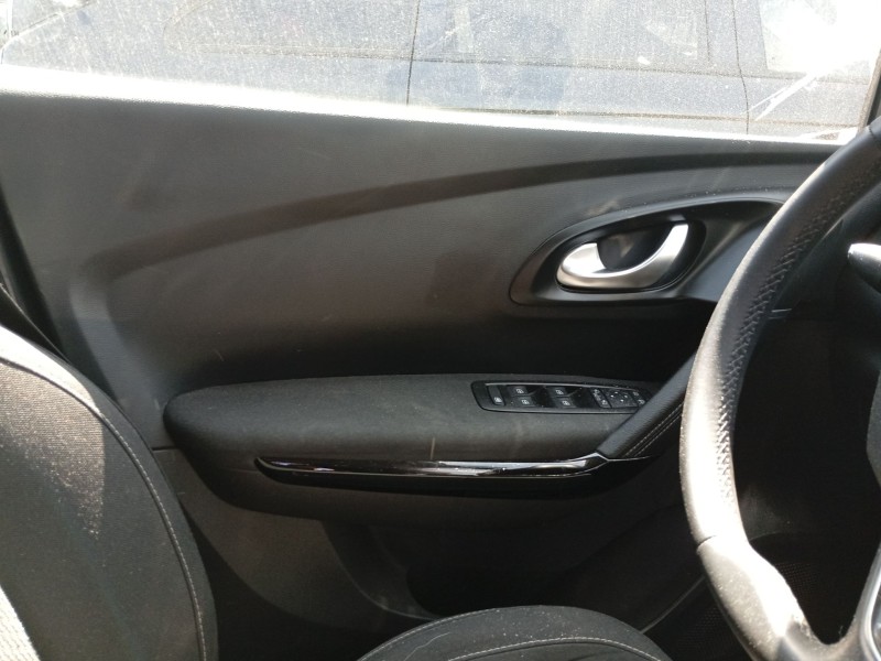 Recambio de guarnecido puerta delantera izquierda para renault kadjar (ha_, hl_) 1.3 tce 140 referencia OEM IAM 156067392  