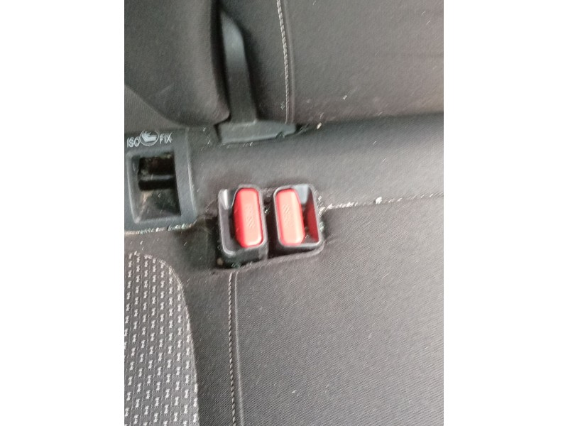Recambio de enganche cinturon trasero central para renault kadjar (ha_, hl_) 1.3 tce 140 referencia OEM IAM 888421897R  