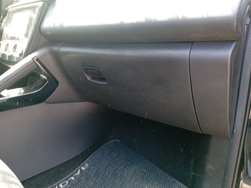 Recambio de guantera para renault kadjar (ha_, hl_) 1.3 tce 140 referencia OEM IAM 682526225R  
