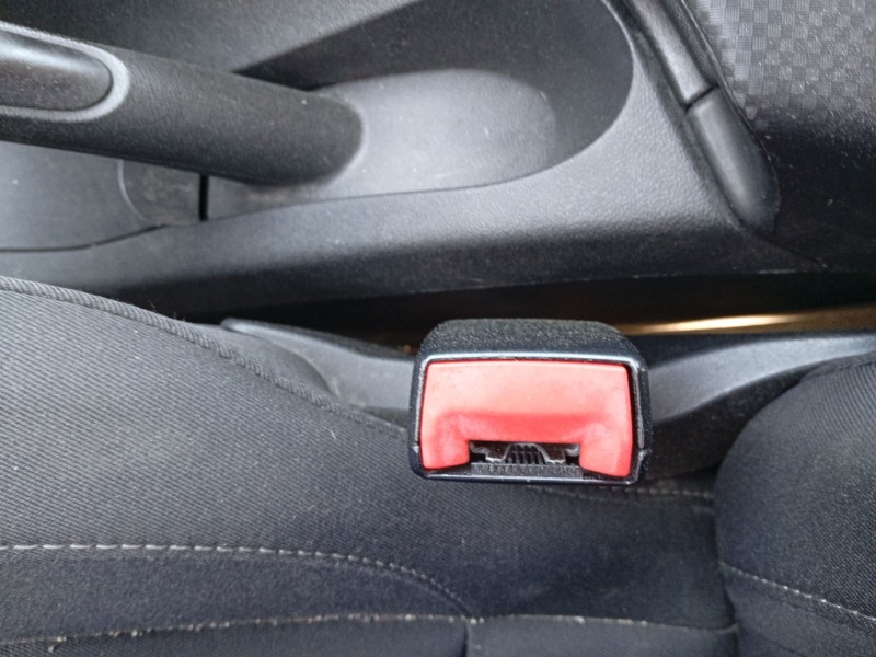 Recambio de enganche cinturon delantero izquierdo para seat altea xl (5p5, 5p8) 1.6 tdi referencia OEM IAM 5P0857756G  