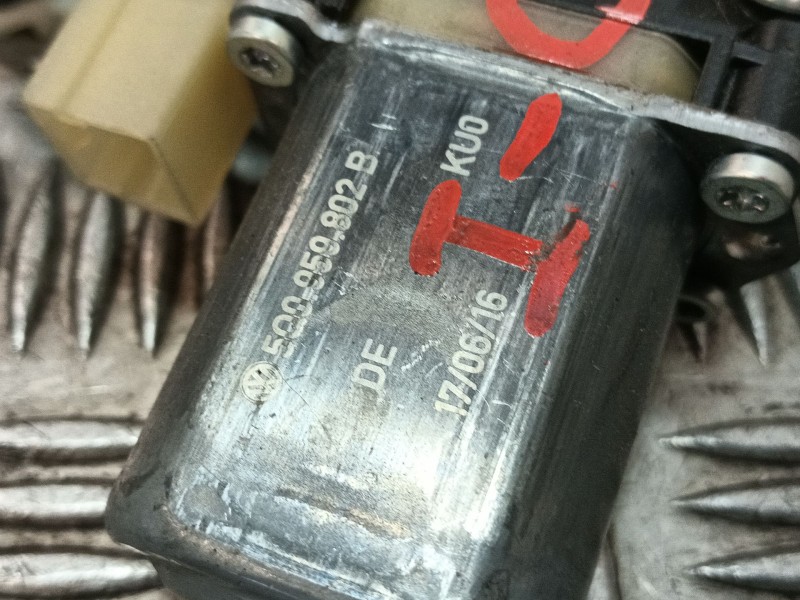 Recambio de elevalunas delantero izquierdo para audi a3 sportback (8va, 8vf) 2.0 tdi referencia OEM IAM 8V4837461  