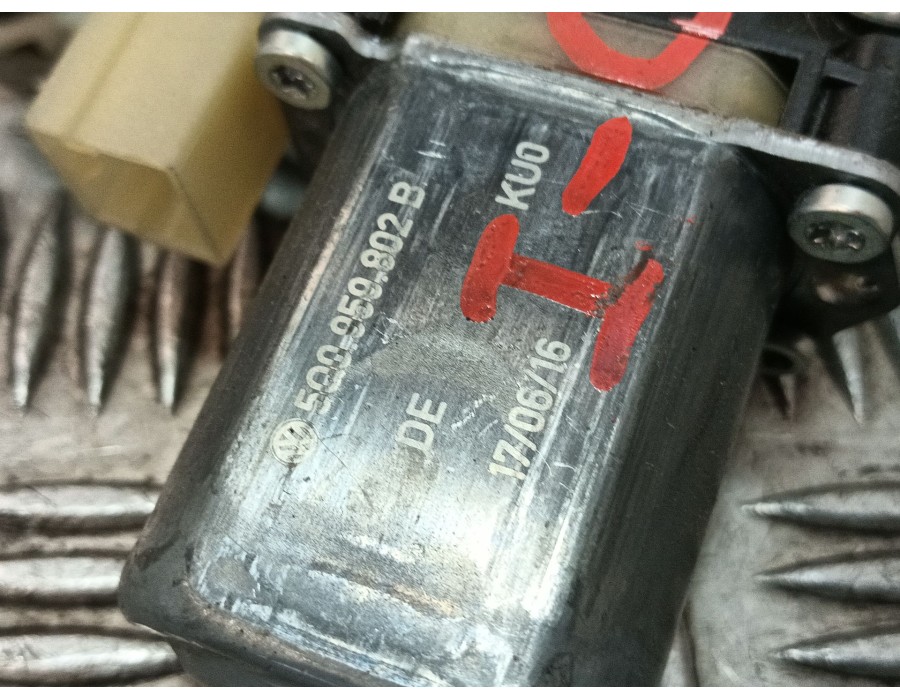 Recambio de elevalunas delantero izquierdo para audi a3 sportback (8va, 8vf) 2.0 tdi referencia OEM IAM 8V4837461  