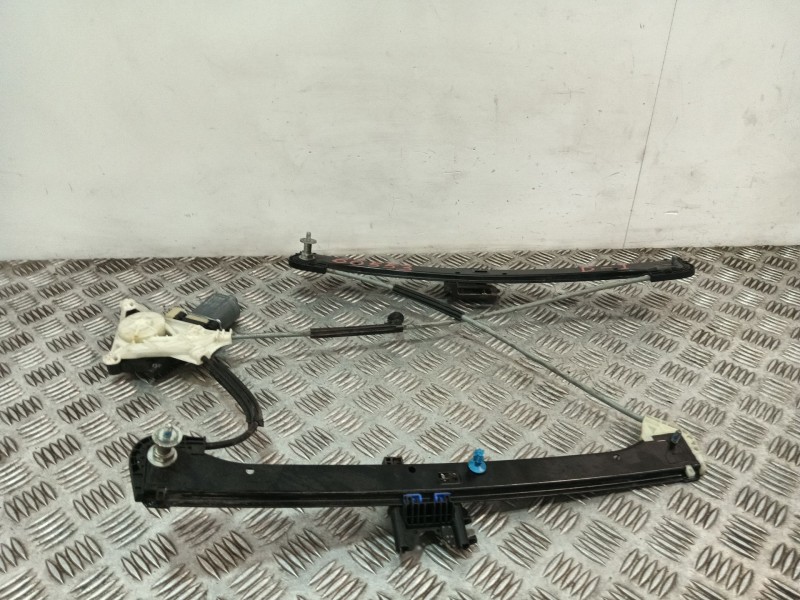 Recambio de elevalunas delantero izquierdo para audi a3 sportback (8va, 8vf) 2.0 tdi referencia OEM IAM 8V4837461  