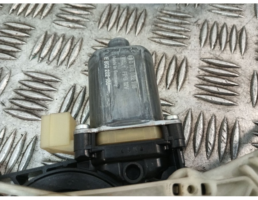 Recambio de elevalunas delantero izquierdo para audi a3 sportback (8va, 8vf) 2.0 tdi referencia OEM IAM 8V4837461  