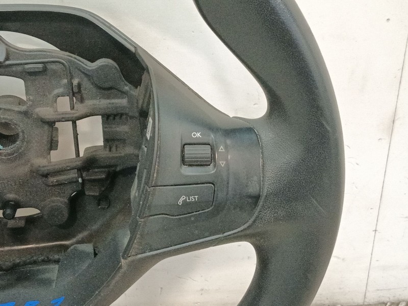 Recambio de volante para peugeot 208 i (ca_, cc_) 1.2 vti 82 referencia OEM IAM 96739515ZD 6191372 