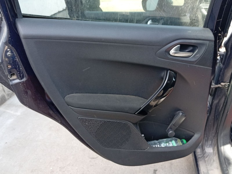 peugeot 208 i (ca_, cc_) del año 2015