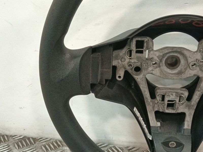 Recambio de volante para toyota yaris (_p9_) 1.4 d-4d (nlp90_) referencia OEM IAM 305232299FKA 3052322A3 