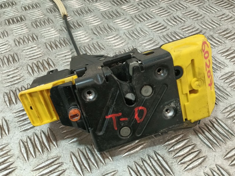Recambio de cerradura puerta trasera derecha para volvo s60 i (384) d5 referencia OEM IAM 8626968  