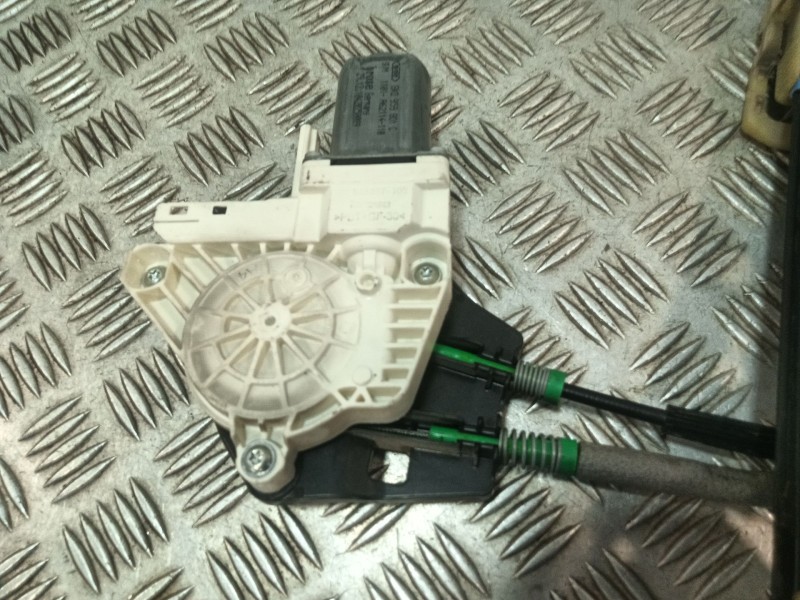 Recambio de elevalunas delantero izquierdo para audi a1 (8x1, 8xk) 1.6 tdi referencia OEM IAM 8X3837461A  