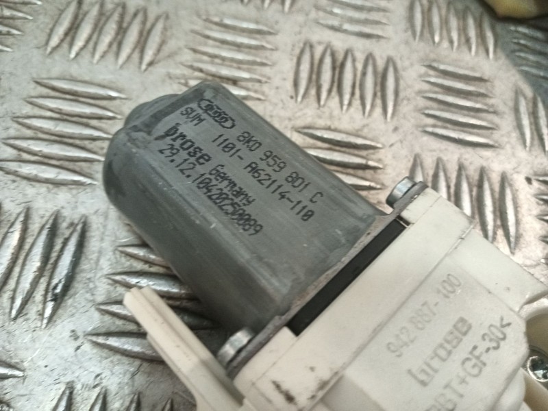 Recambio de elevalunas delantero izquierdo para audi a1 (8x1, 8xk) 1.6 tdi referencia OEM IAM 8X3837461A  