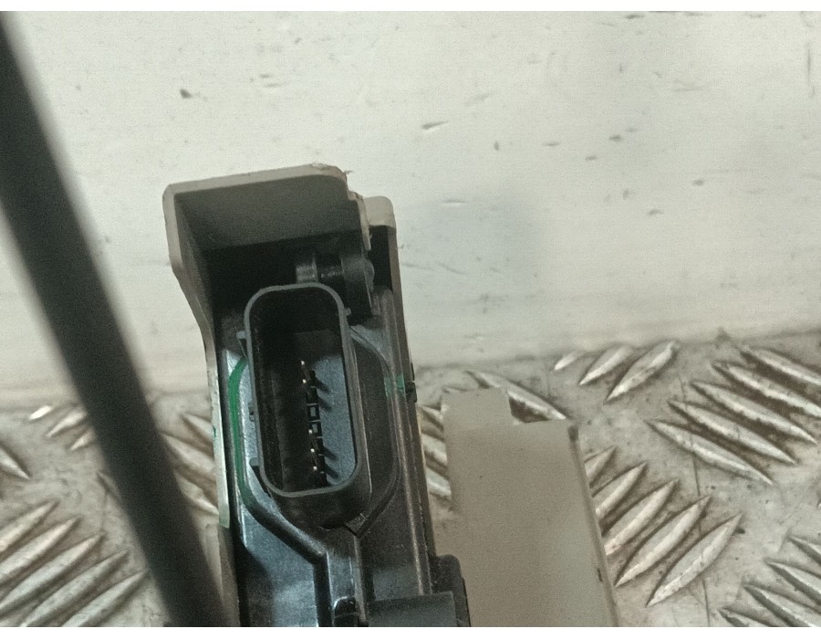 Recambio de cerradura puerta trasera izquierda para kia xceed (cd) 1.5 t-gdi mhev referencia OEM IAM 81410J7300  