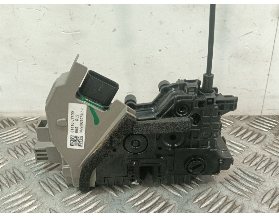 Recambio de cerradura puerta trasera izquierda para kia xceed (cd) 1.5 t-gdi mhev referencia OEM IAM 81410J7300  