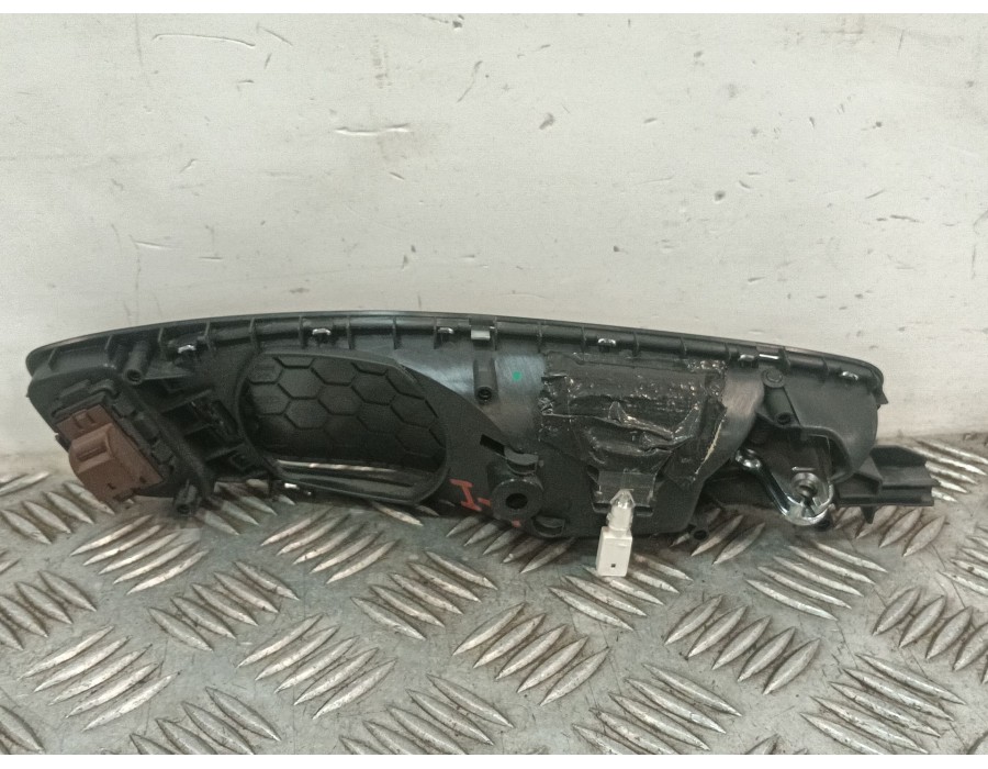 Recambio de maneta interior delantera izquierda para audi a1 (8x1, 8xk) 1.6 tdi referencia OEM IAM 8X0837019E  