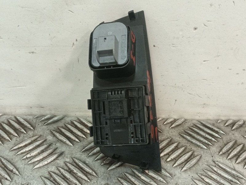 Recambio de mando elevalunas delantero izquierdo para audi a1 (8x1, 8xk) 1.6 tdi referencia OEM IAM 8X0959851A5PR  