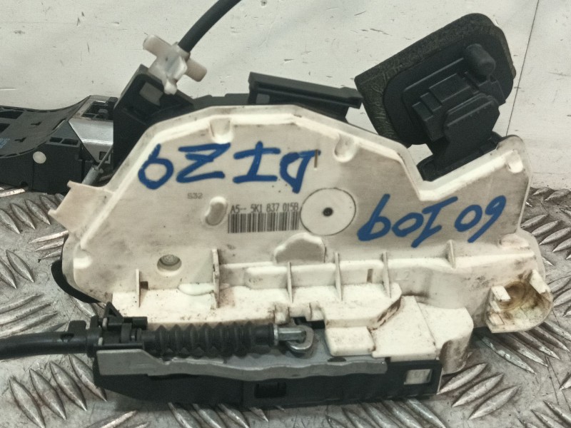 Recambio de cerradura puerta delantera izquierda para skoda yeti (5l) 1.2 tsi referencia OEM IAM 5K1837015H 5K1837015B 