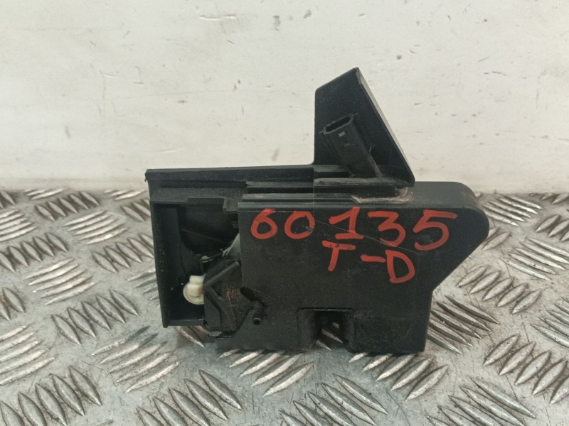 Recambio de cerradura puerta trasera derecha para dacia duster (hs_) 1.5 dci (hsaj) referencia OEM IAM 825029556R  