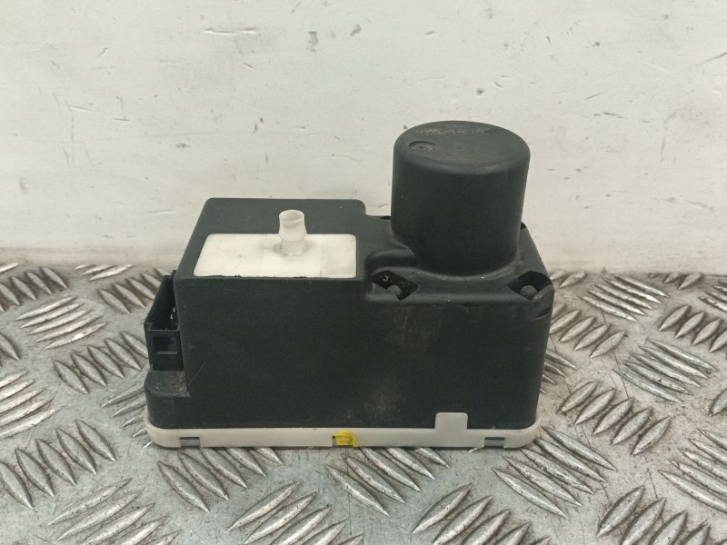 Recambio de compresor cierre centralizado para volkswagen polo (6n2) 1.4 16v referencia OEM IAM 6N0962257A  