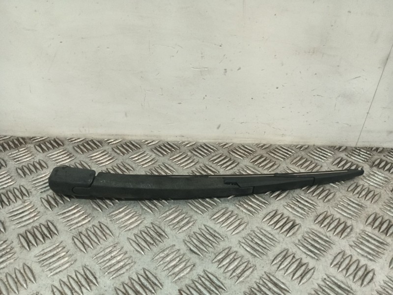 Recambio de brazo limpia trasero para hyundai tucson (tl, tle) 1.6 gdi referencia OEM IAM 988152J000  