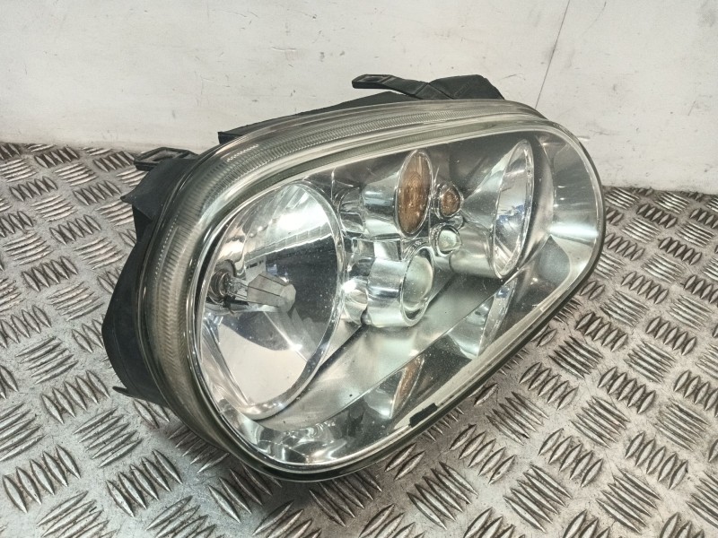 Recambio de faro derecho para volkswagen golf iv variant (1j5) 1.9 tdi referencia OEM IAM 1J1941016  