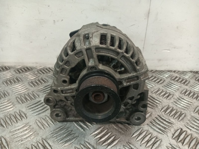 Recambio de alternador para volkswagen polo (9n3) 1.4 16v referencia OEM IAM 037903025M 0124325013 