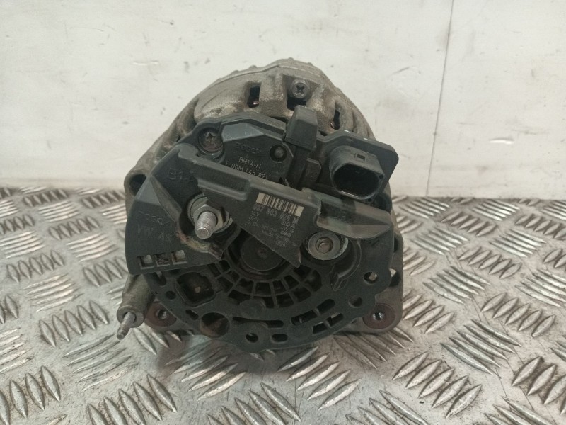 Recambio de alternador para volkswagen polo (9n3) 1.4 16v referencia OEM IAM 037903025M 0124325013 