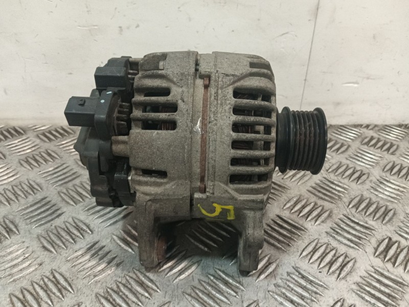 Recambio de alternador para volkswagen polo (9n3) 1.4 16v referencia OEM IAM 037903025M 0124325013 