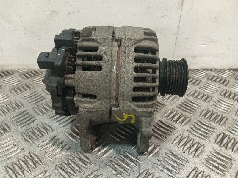 Recambio de alternador para volkswagen polo (9n3) 1.4 16v referencia OEM IAM 037903025M 0124325013 