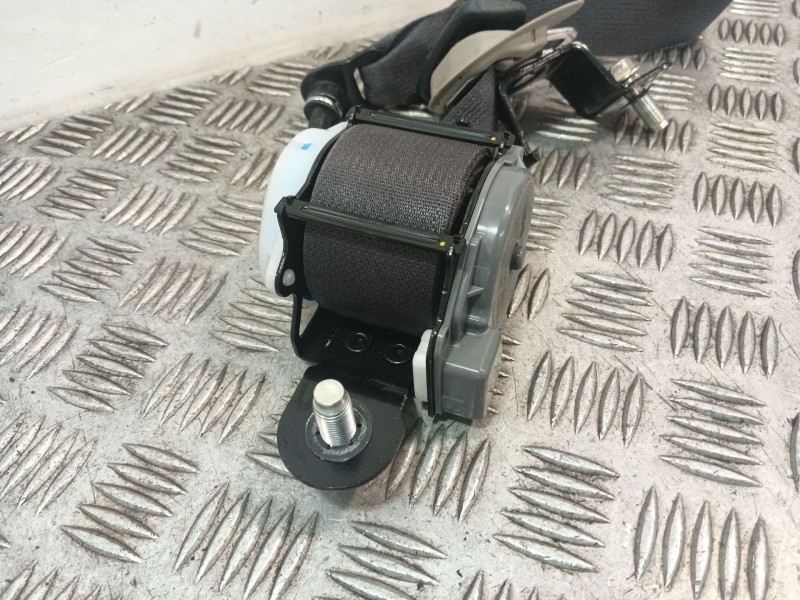 Recambio de cinturon seguridad trasero izquierdo para kia carens iv 1.7 crdi referencia OEM IAM 89810A4000  