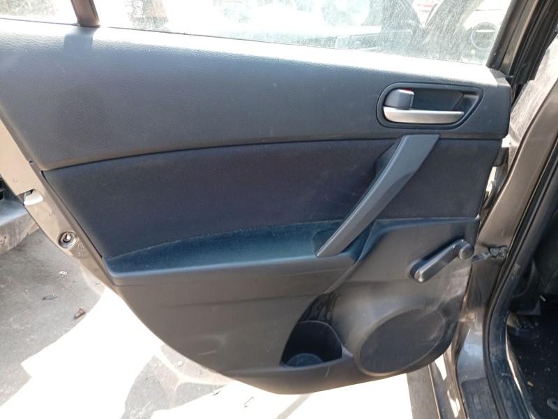 Recambio de guarnecido puerta trasera izquierda para mazda 3 sedán (bl) 1.6 mzr (bl12) referencia OEM IAM BP4K68550  