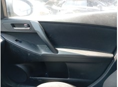 Recambio de guarnecido puerta delantera derecha para mazda 3 sedán (bl) 1.6 mzr (bl12) referencia OEM IAM BR2A6843X  