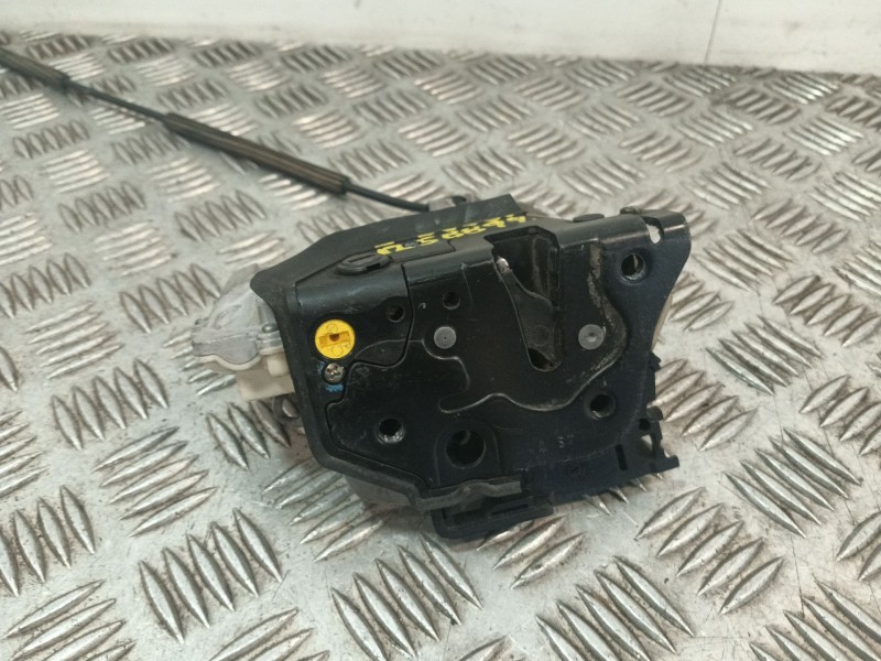 Recambio de cerradura puerta trasera izquierda para volkswagen touran (1t2) referencia OEM IAM 5P0839011  