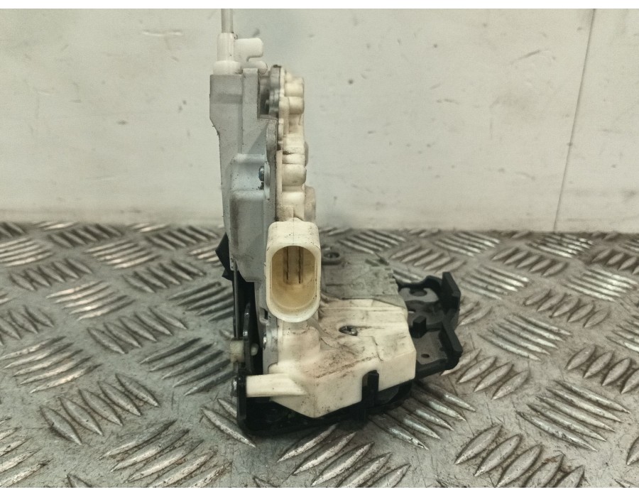 Recambio de cerradura puerta trasera izquierda para seat exeo st (3r5)(2009>) 2.0 tdi referencia OEM IAM 8E0839015AA  